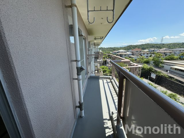光明台20号棟のバルコニー