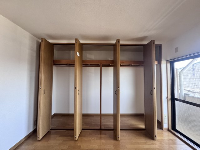 ハーモニータカノの収納|洋室10帖　収納