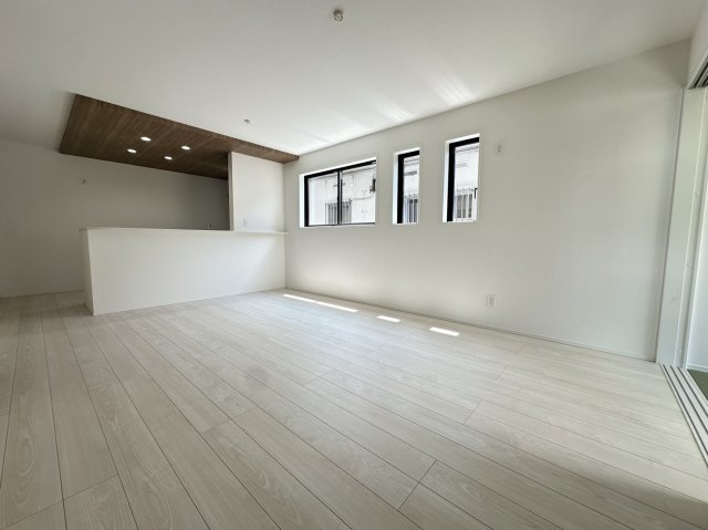 小田原市南鴨宮3期　新築一戸建ての洋室