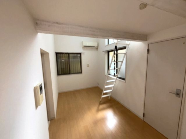 六甲アパートメントの居間・リビング