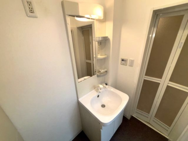 六甲アパートメントの洗面所