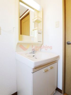 【独立洗面台】 | アザレアハイツハンダ第1 | 独立洗面化粧台が付いています