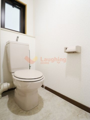 【トイレ】 | アザレアハイツハンダ第1 | 清潔感のあるトイレです