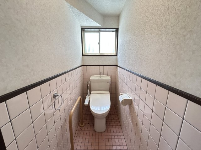 羽ノ浦町宮倉羽ノ浦居内中古戸建のトイレ