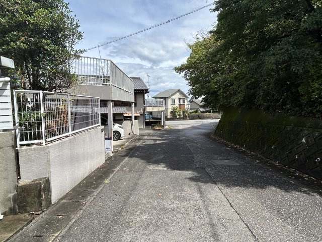 羽ノ浦町宮倉羽ノ浦居内中古戸建の前面道路含む現地写真
