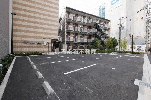 リヴェント難波サウスの駐車場
