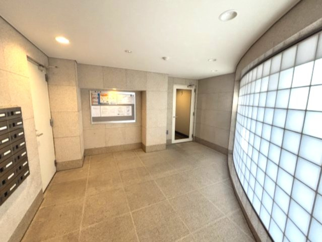 クラティオ御影山手一丁目のエントランス