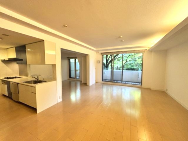 クラティオ御影山手一丁目の居間・リビング