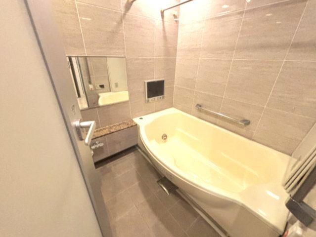 クラティオ御影山手一丁目の浴室