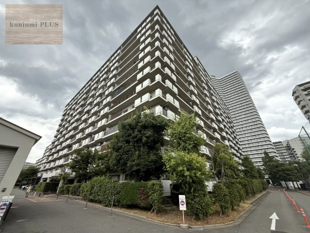 ベル・パークシティK棟の外観