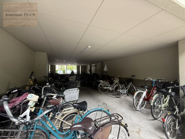 ベル・パークシティK棟の駐輪場