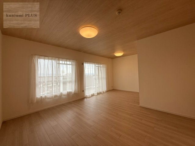 ベル・パークシティK棟の居間・リビング