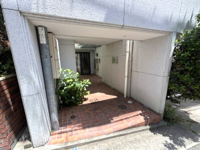ラムール六甲山ノ手のエントランス