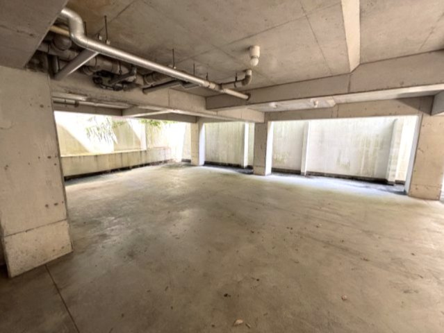 ラムール六甲山ノ手の駐車場