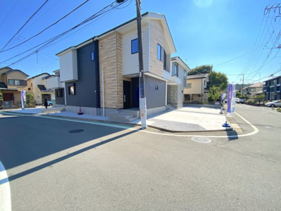 【前面道路含む現地写真】 | ＜全３棟＞広々カースペース／省エネZEH水準／下瀬谷3丁目/2号棟