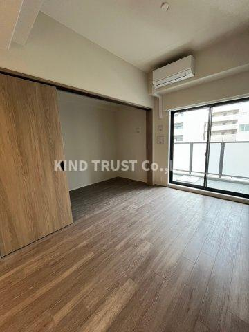 コンフォリア・リヴ南森町Ⅱの居間・リビング|こちらのリビングで趣味の時間をお楽しみください