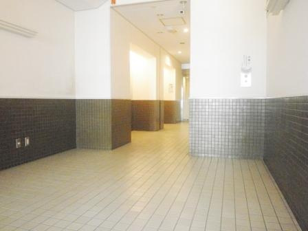 ロイヤルプラザ滝野川のロビー