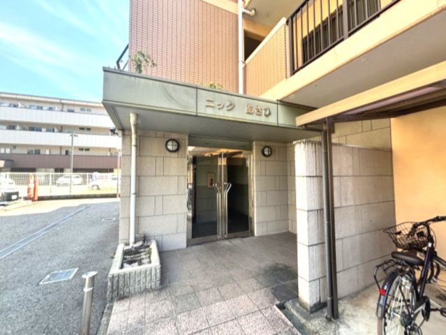 ニックあさひのエントランス