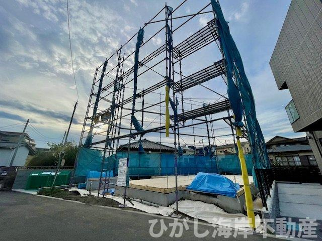 茅ヶ崎市本村4丁目　新築戸建　全２棟の前面道路含む現地写真|9月2日撮影　建築中　現地外観