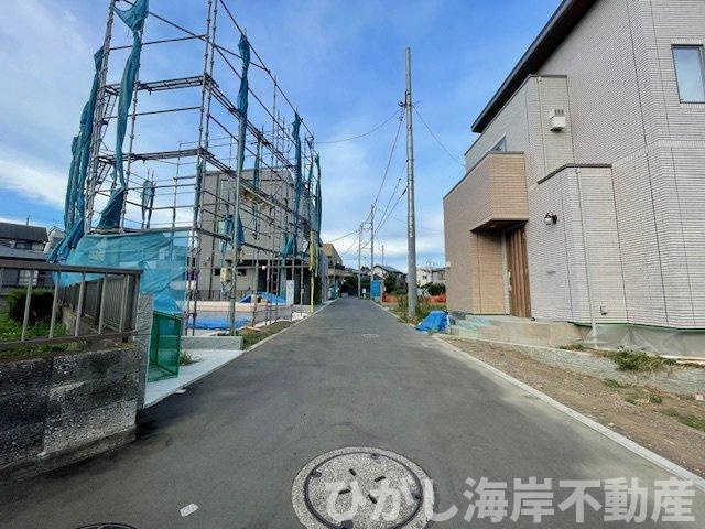 茅ヶ崎市本村4丁目　新築戸建　全２棟の前面道路含む現地写真|9月2日撮影　建築中　現地外観