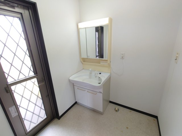 岩出市相谷・中古戸建・116091の洗面所