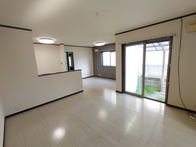 岩出市相谷・中古戸建・116091の居間・リビング