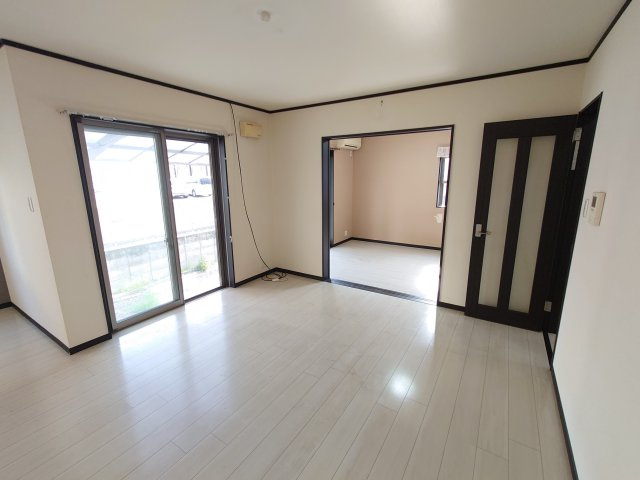 岩出市相谷・中古戸建・116091の居間・リビング