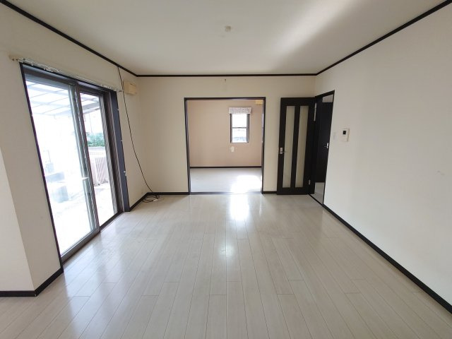 岩出市相谷・中古戸建・116091の居間・リビング