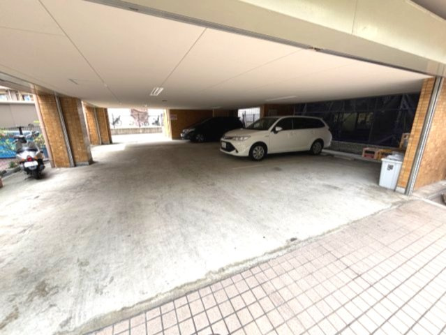 グレードタイム六甲の駐車場