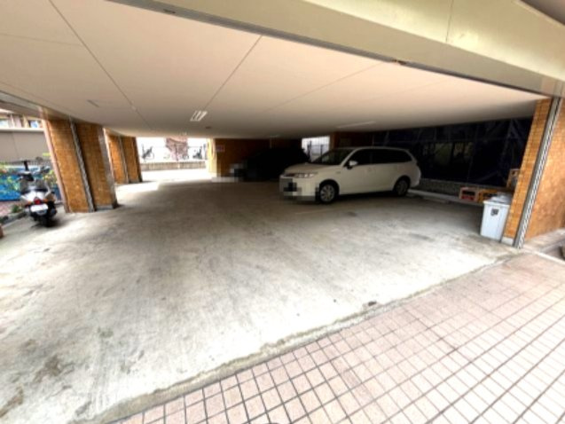 グレードタイム六甲の駐車場