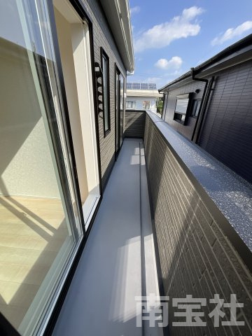 【バルコニー】