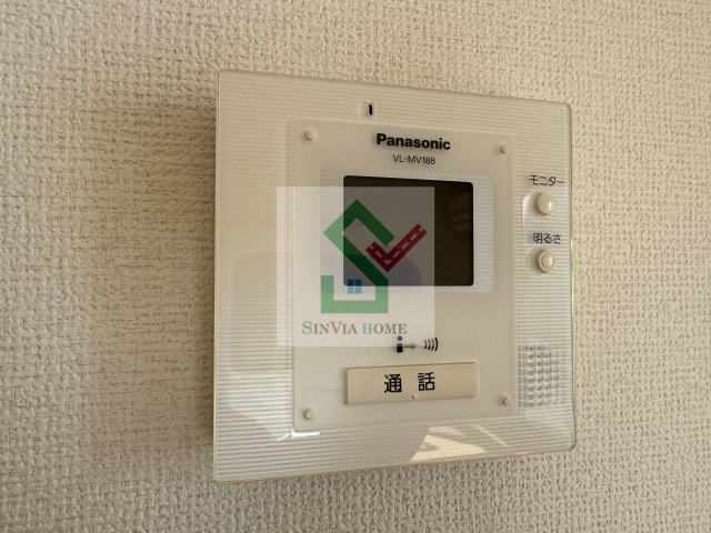 アンフラーゼの玄関