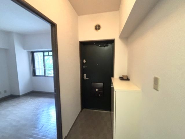 大栄・Kobe十一屋の玄関