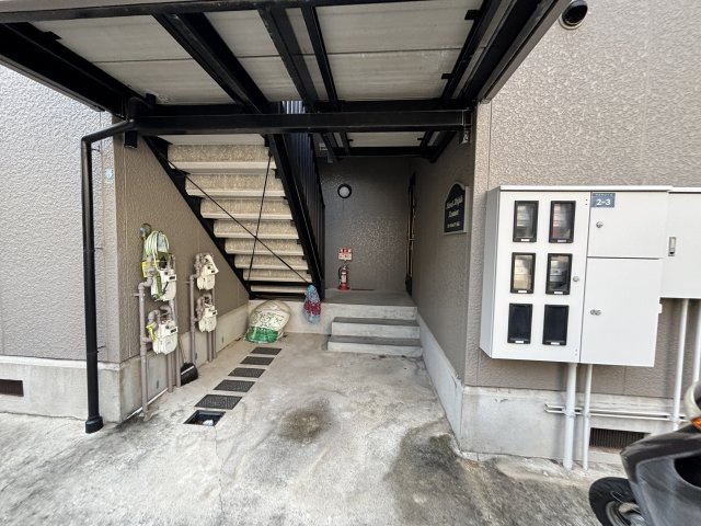 フローラルハイツ神前の駐車場