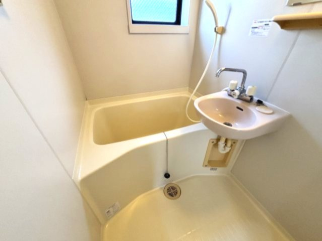 フローラルハイツ神前の浴室