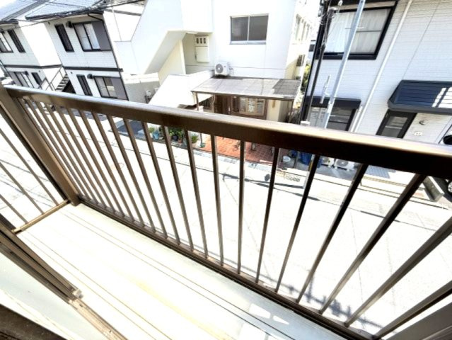 友田町貸家のバルコニー