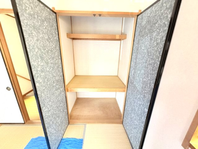 友田町貸家の収納