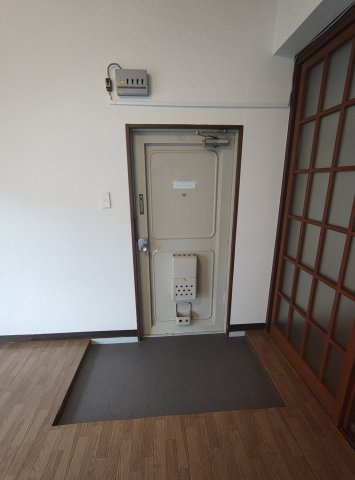 ランマンションの玄関