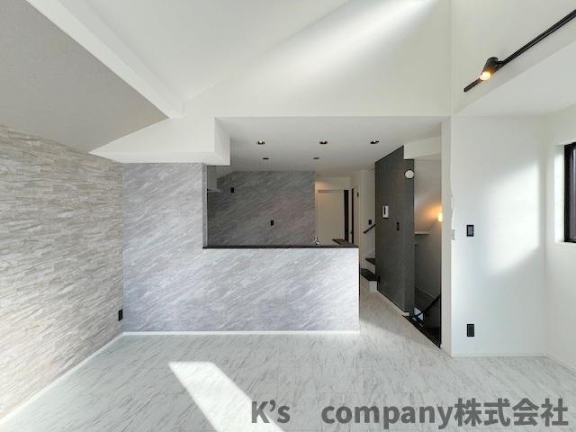 茅ヶ崎市松風台　新築戸建　A号棟のダイニング|ダイニングスペース◇リビングにいるご家族を感じながらお料理ができるカウンターキッチン☆
