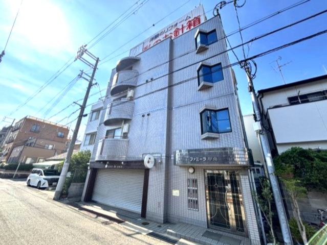 ファミーラ甲南の外観