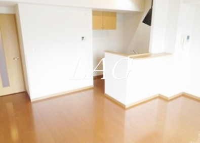 【居間・リビング】 | ロイヤルヒルズ浦和 | 洋室のお部屋です。