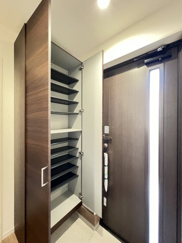 磯城郡田原本町阪手　第12期　の玄関|大容量収納できるシューズボックス