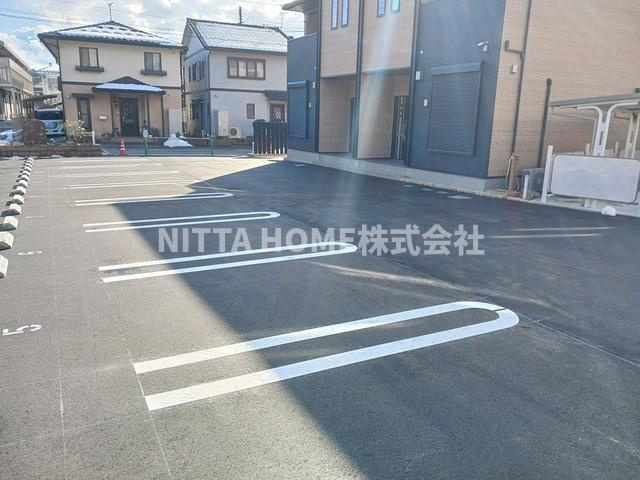 キング・ヒルズⅡの駐車場|敷地内に２台確保があります！
