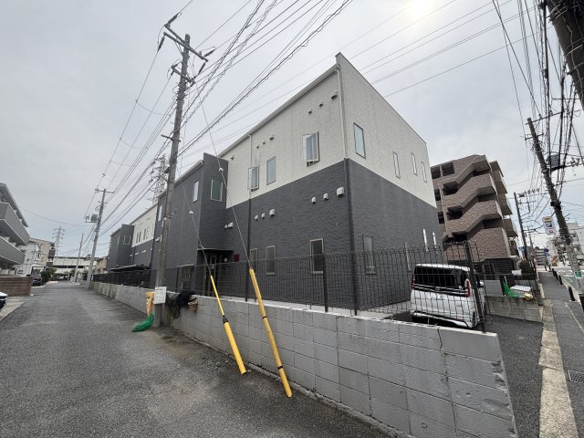 コンフォルト中山の外観