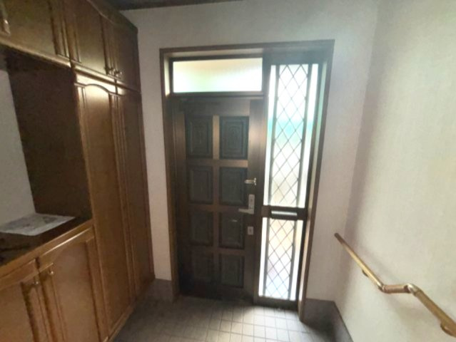 東灘区田中町3丁目戸建ての玄関