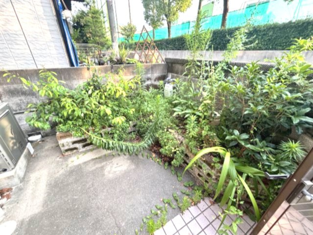 東灘区田中町3丁目戸建ての庭