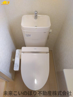 【トイレ】 | 加須市久下3丁目中古戸建て | 白を基調とした清潔感のある空間です◎お好みのアレンジでオリジナルの空間に仕上げましょう♪