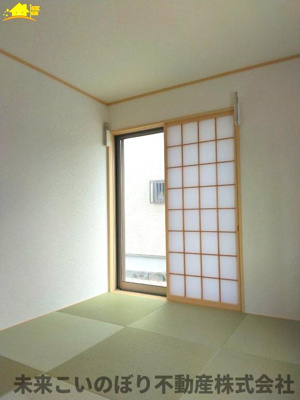【和室】 | 加須市久下3丁目中古戸建て | 家事の合間にちょっとひと休み♪足をのばして寛げる和室♪客間やキッズスペースにも最適です♪