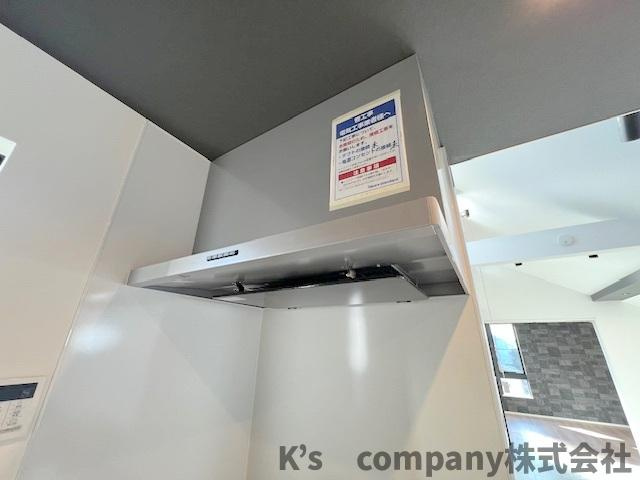 茅ヶ崎市松風台　新築戸建　B号棟のキッチン|お手入れのしやすいスリムタイプのレンジフード☆