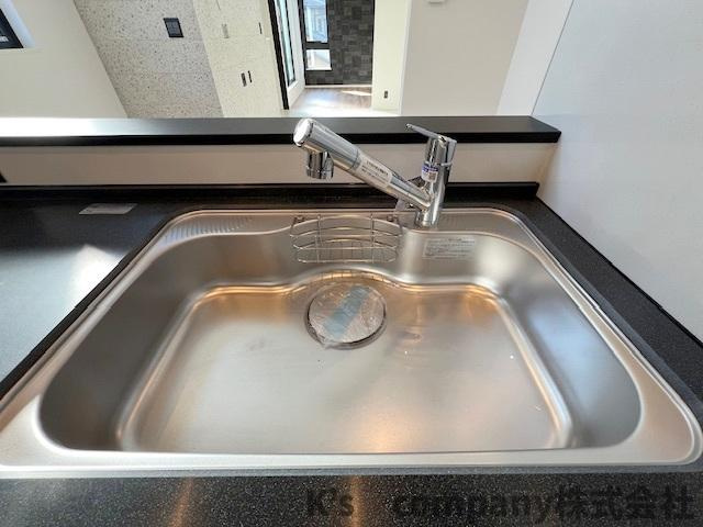 茅ヶ崎市松風台　新築戸建　B号棟のキッチン|耐久性の優れたステンレス製のシンク◇